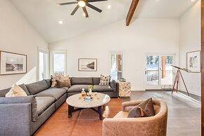 Explorer by Avantstay Close to Slopes Game Room Guest Suite