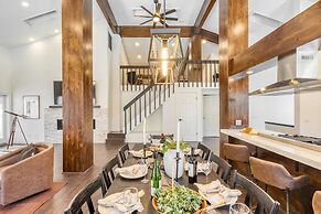 Explorer by Avantstay Close to Slopes Game Room Guest Suite
