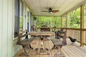 Ash Vale by Avantstay Spacious Deck w Views Ping Pong Table