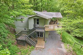 Ash Vale by Avantstay Spacious Deck w Views Ping Pong Table