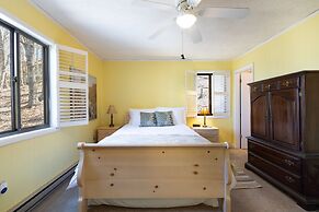 Ash Vale by Avantstay Spacious Deck w Views Ping Pong Table