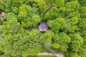 Ash Vale by Avantstay Spacious Deck w Views Ping Pong Table