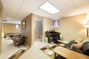 Ash Vale by Avantstay Spacious Deck w Views Ping Pong Table