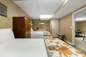 Ash Vale by Avantstay Spacious Deck w Views Ping Pong Table