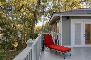 Conch Cottage by Avantstay Walk to Beach Deck Fireplace Outdoor Dining