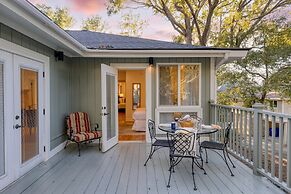 Conch Cottage by Avantstay Walk to Beach Deck Fireplace Outdoor Dining