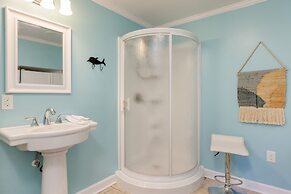 Conch Cottage by Avantstay Walk to Beach Deck Fireplace Outdoor Dining