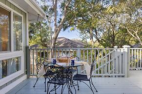 Conch Cottage by Avantstay Walk to Beach Deck Fireplace Outdoor Dining