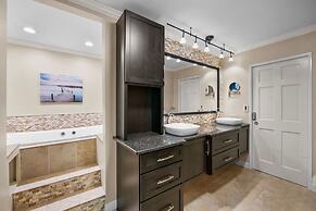 Stay Awhile by Avantstay Lakefront Pool Dock