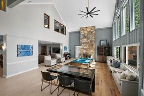 Stay Awhile by Avantstay Lakefront Pool Dock