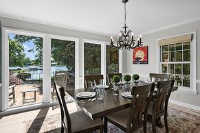 Stay Awhile by Avantstay Lakefront Pool Dock