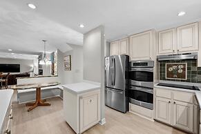 Stay Awhile by Avantstay Lakefront Pool Dock