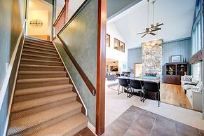 Stay Awhile by Avantstay Lakefront Pool Dock