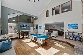 Stay Awhile by Avantstay Lakefront Pool Dock