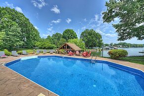 Stay Awhile by Avantstay Lakefront Pool Dock