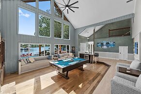 Stay Awhile by Avantstay Lakefront Pool Dock