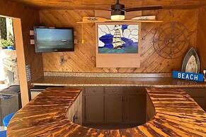 Stay Awhile by Avantstay Lakefront Pool Dock