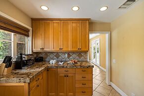 Dandelion by Avantstay Pool 0 2mi to Downtown