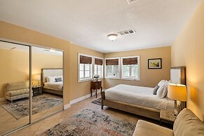 Dandelion by Avantstay Pool 0 2mi to Downtown