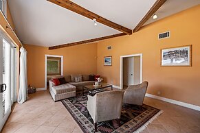 Dandelion by Avantstay Pool 0 2mi to Downtown