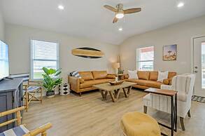 Surf-n-dipity by Avantstay Covered Patio Lounge w Firepit