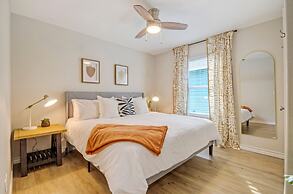 Surf-n-dipity by Avantstay Covered Patio Lounge w Firepit