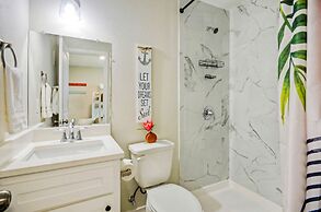 Surf-n-dipity by Avantstay Covered Patio Lounge w Firepit