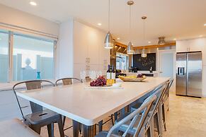 Beach Haven by Avantstay Pool Ocean Views Steps From the Beach