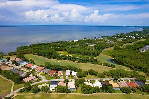 7min to Beach Private Patio on Golf Course Emerald Bay by Avantstay
