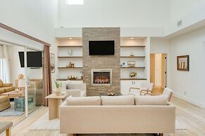 7min to Beach Private Patio on Golf Course Emerald Bay by Avantstay