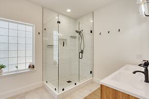 7min to Beach Private Patio on Golf Course Emerald Bay by Avantstay