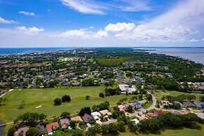 7min to Beach Private Patio on Golf Course Emerald Bay by Avantstay