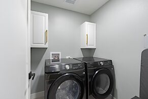 Calypso by Avantstay Entertainer s Paradise Pool Hot Tub Putting Green