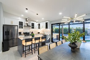 Calypso by Avantstay Entertainer s Paradise Pool Hot Tub Putting Green