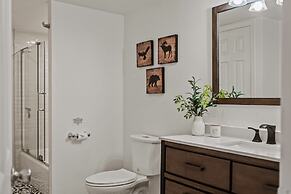 Slopeside Escape by Avantstay Walk to Ski Lifts Arcade Games Shufflebo