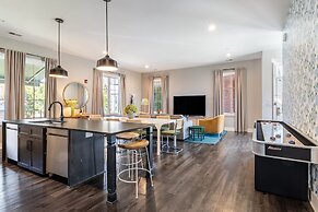 The Magnolia 5 by Avantstay Minutes to Downtown