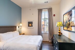 The Magnolia 5 by Avantstay Minutes to Downtown