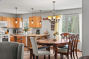 Mountain Hideout by Avantstay Game Room Deck