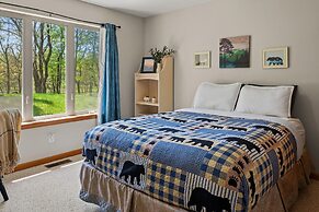 Mountain Hideout by Avantstay Game Room Deck