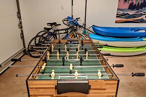 Mountain Hideout by Avantstay Game Room Deck