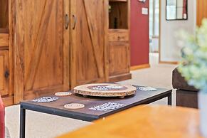 Mountain Hideout by Avantstay Game Room Deck