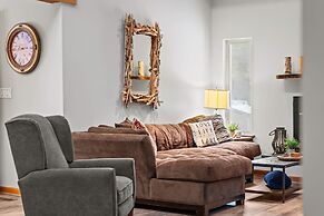 Mountain Hideout by Avantstay Game Room Deck