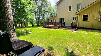 Mountain Hideout by Avantstay Game Room Deck