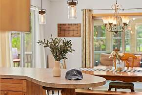 Mountain Hideout by Avantstay Game Room Deck