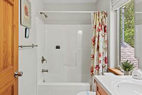 Mountain Hideout by Avantstay Game Room Deck