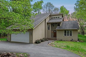 Mountain Hideout by Avantstay Game Room Deck