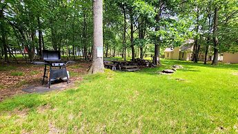 Mountain Hideout by Avantstay Game Room Deck