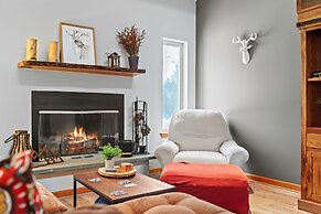 Mountain Hideout by Avantstay Game Room Deck