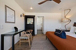 Casa De Kota by Avantstay Pool Firepit Games Secluded Chic