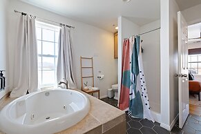 Casa De Kota by Avantstay Pool Firepit Games Secluded Chic